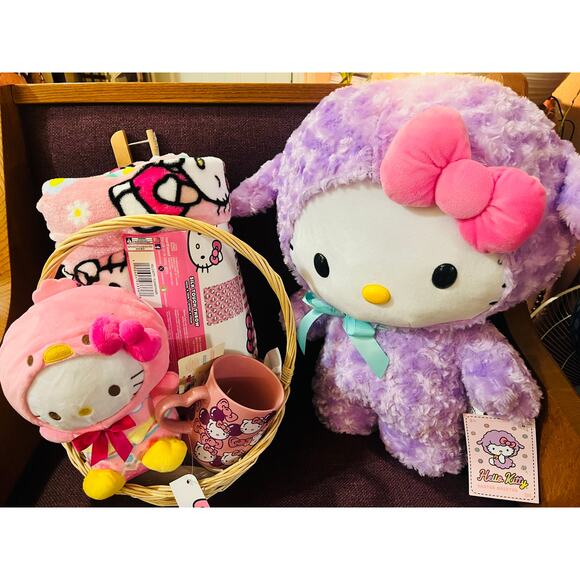 Hello Kitty Gorgeous Purple Lamb Greeter Bundle Flower Power soft 50 x 70 throw - Picture 2 of 6